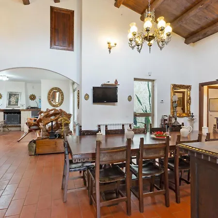 וילה Splendid In Olgiata With Private Swimming Pool